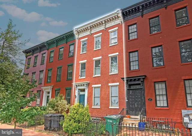 220 3rd St SE, Washington, DC 20003