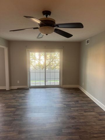 175 Malabu Dr #32, Lexington, KY 40503