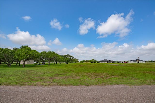 957 Santa Cruz Ln, Corpus Christi, TX 78415