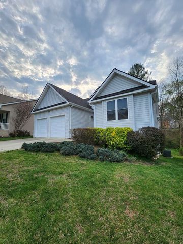 112 Woodcreek Cir, Swannanoa, NC 28778