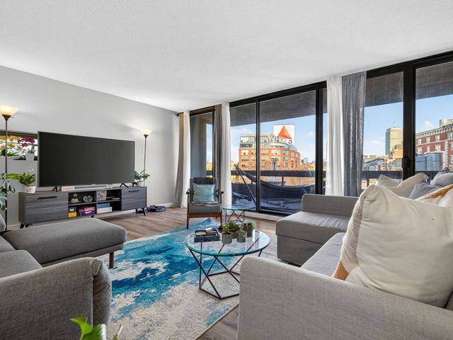 566 Commonwealth Ave #401, Boston, MA 02215