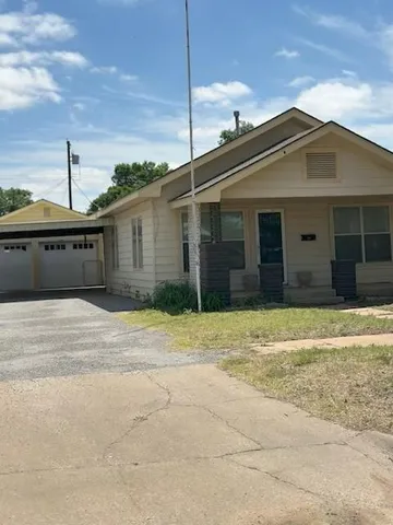 110 N  Bailey St, Hobart, OK 73651