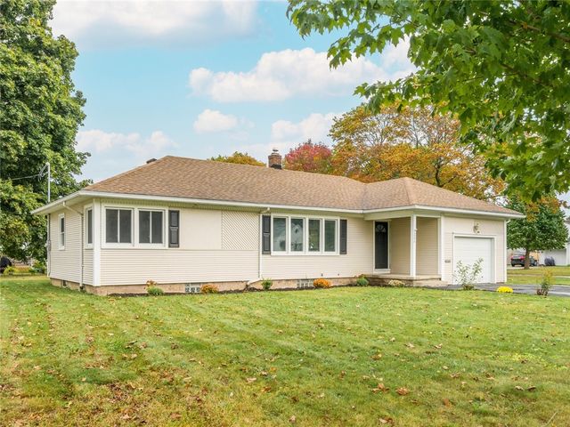 206 Laverne Dr, Rochester, NY 14616