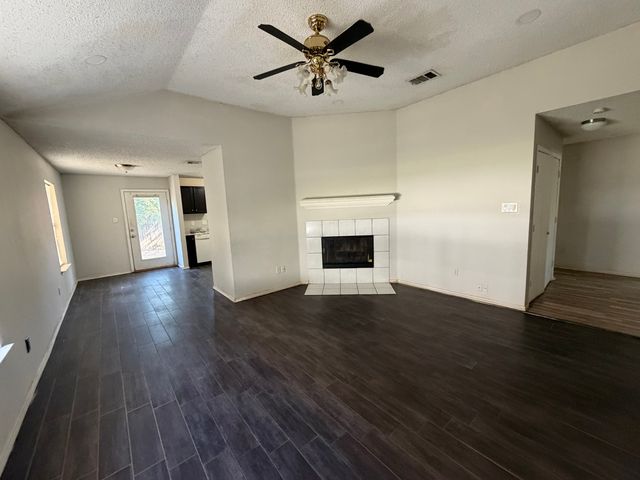 4451 Posada Dr, Dallas, TX 75211