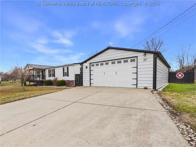 157 Timms St, Buffalo, WV 25033