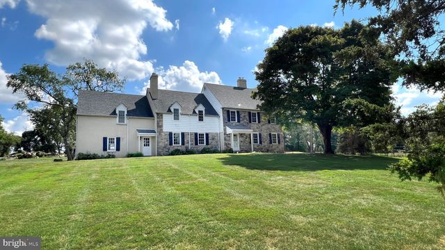 1048 Eagle Rd, Newtown, PA 18940