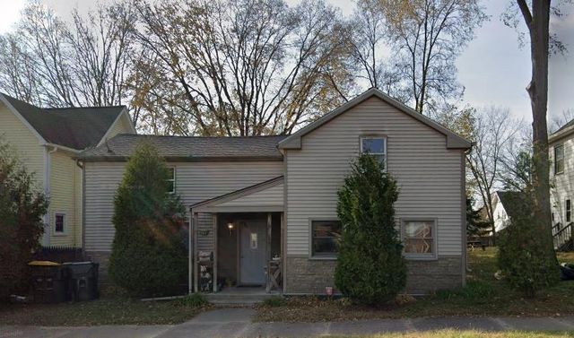 225 North Pine Street, Reedsburg, WI 53959