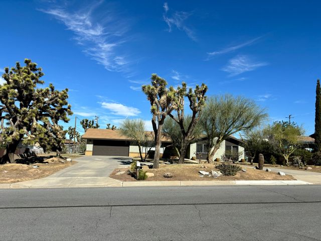 7377 Aster Ave, Yucca Valley, CA 92284