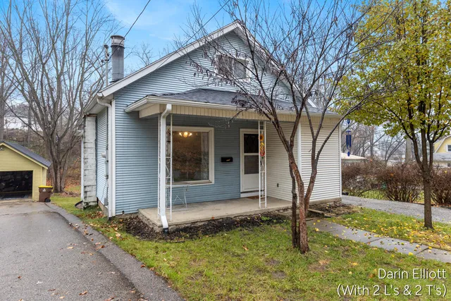 240 Yeomans St, Ionia, MI 48846