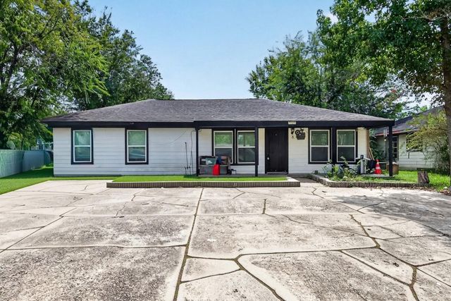 8822 Sultan Dr, Houston, TX 77078