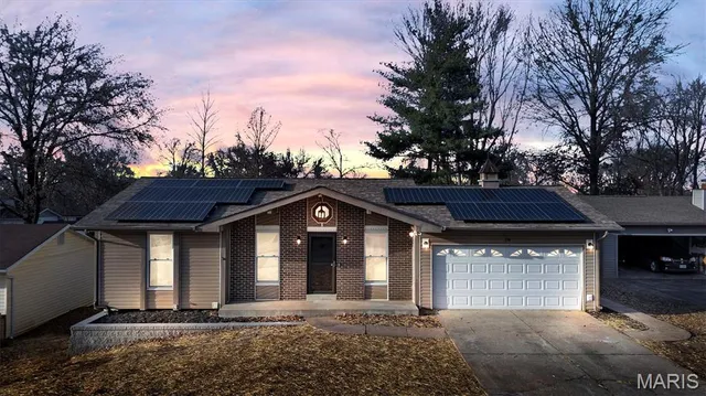 74 Jane Dr, Saint Peters, MO 63376