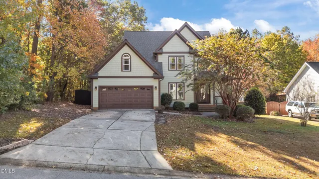 405 W  Ballentine St, Holly Springs, NC 27540