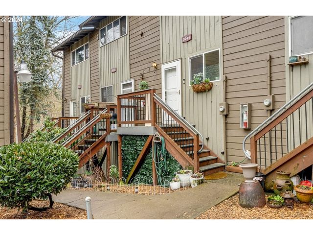 5244 SW 42nd Ave, Portland, OR 97221