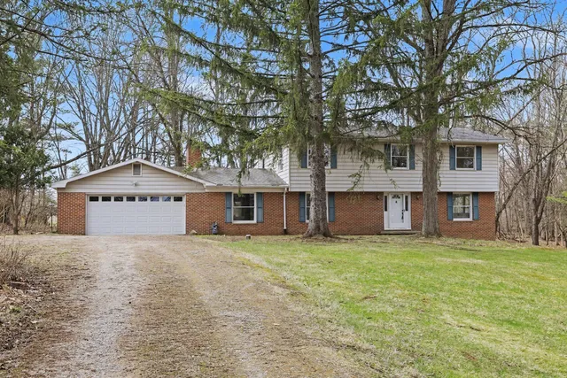 2889 Parkridge Dr, Ann Arbor, MI 48103