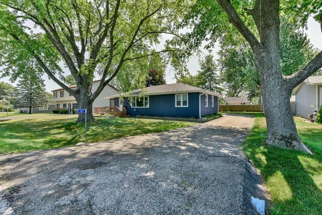 1611 Esch ROAD, Twin Lakes, WI 53181