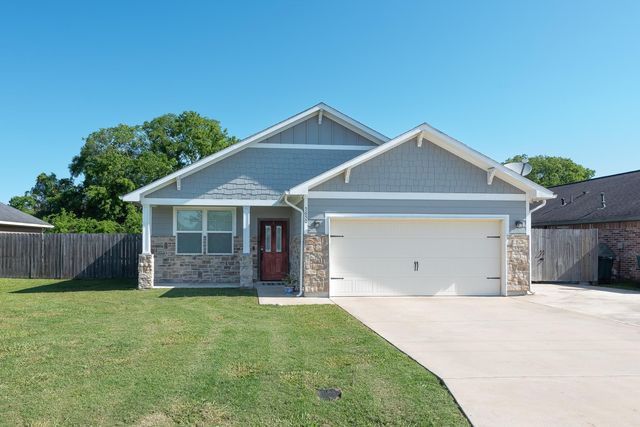 5650 Kingswood Dr, Beaumont, TX 77708