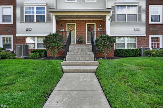 804 Eagle Dr, Fenton, MI 48430