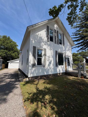278 2nd Ave, Manistee, MI 49660
