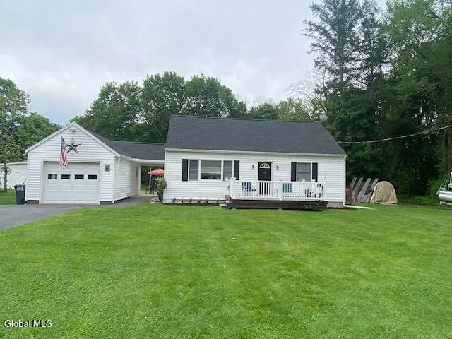 4 Geers Hollow Lane, Hoosick Falls, NY 12090