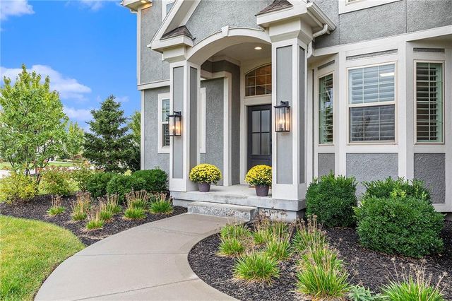 15801 Canterbury St, Overland Park, KS 66224