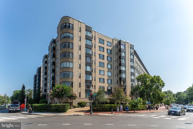 1 Scott Cir #807, Washington, DC 20036
