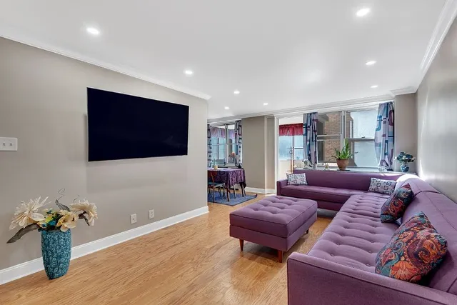 303 W  66th St #9DE, New York, NY 10023