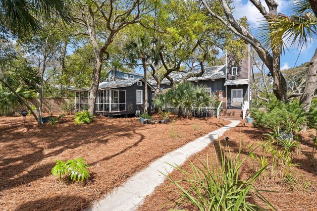 622 E  Cooper Ave, Folly Beach, SC 29439