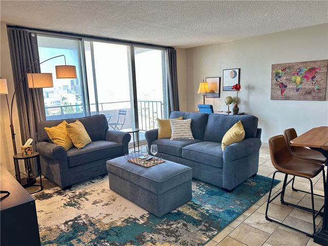 715 S  Upper Broadway St #905, Corpus Christi, TX 78401