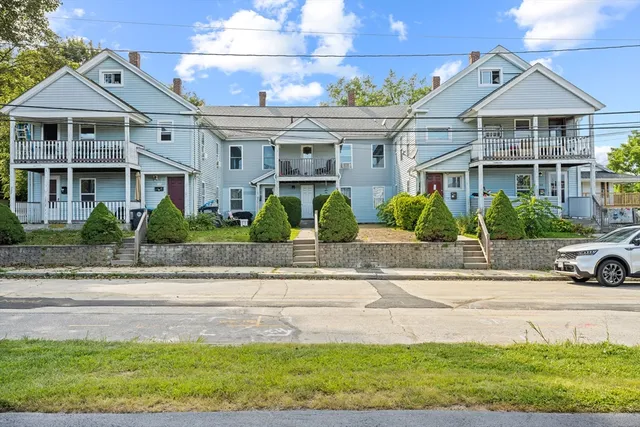 102 Sayles St, Southbridge, MA 01550