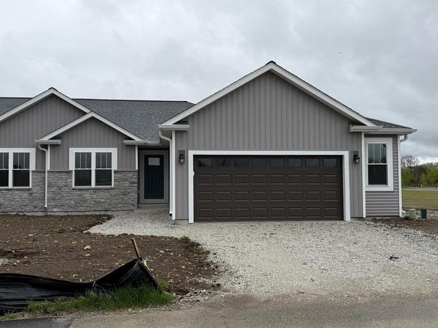 123 Resort DRIVE, Johnson Creek, WI 53038