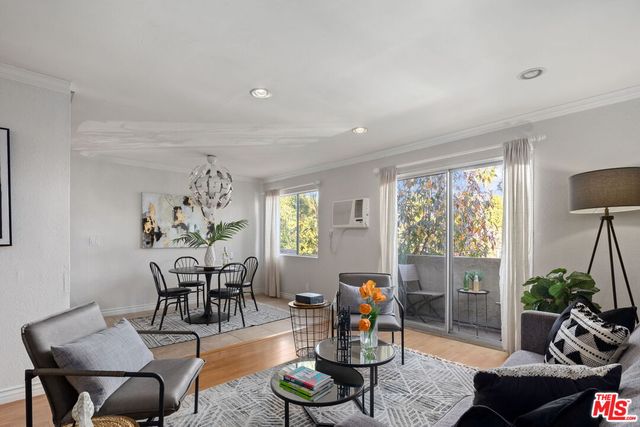 1351 N  Orange Dr #201, Los Angeles, CA 90028