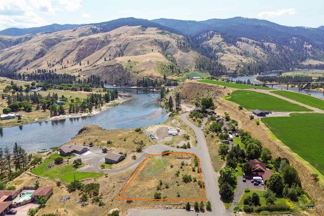 24 Mossy Point Cir, White Bird, ID 83554