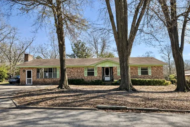 309 1st St, Nacogdoches, TX 75961