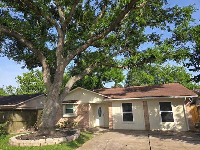 4934 Dollar Reef Dr, Bacliff, TX 77518