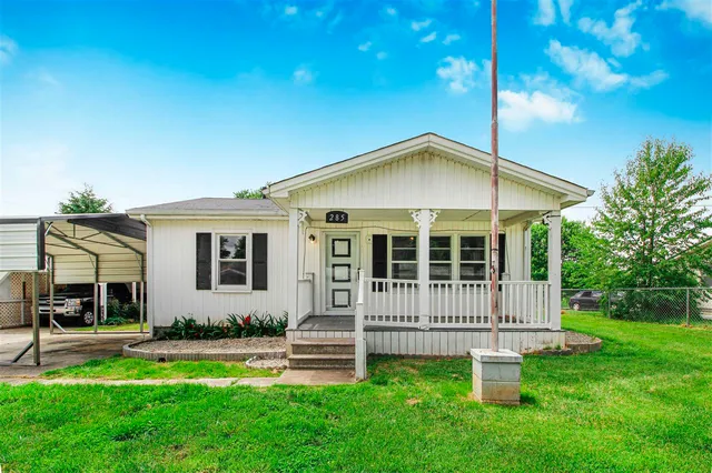 285 Harper Dr, Horse Cave, KY 42749