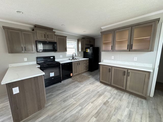 21077 Laroche Drive South Site #1212, Macomb, MI 48044