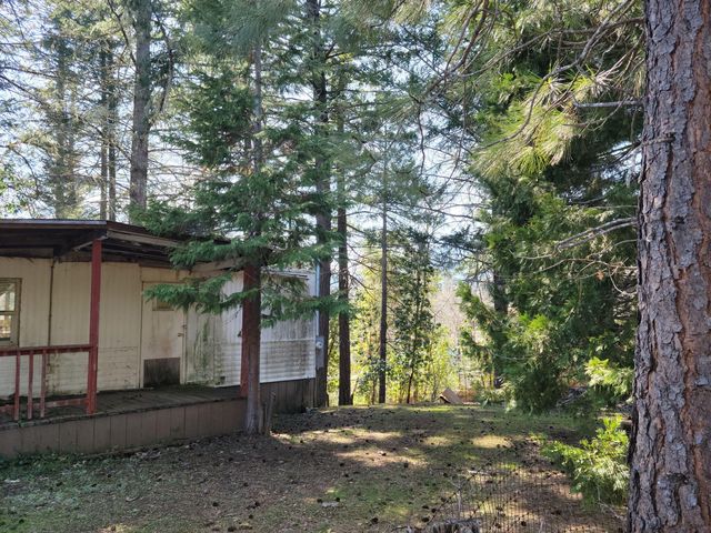 573 W  River St, Cave Junction, OR 97523