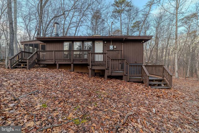 883 The Woods Rd, Hedgesville, WV 25427
