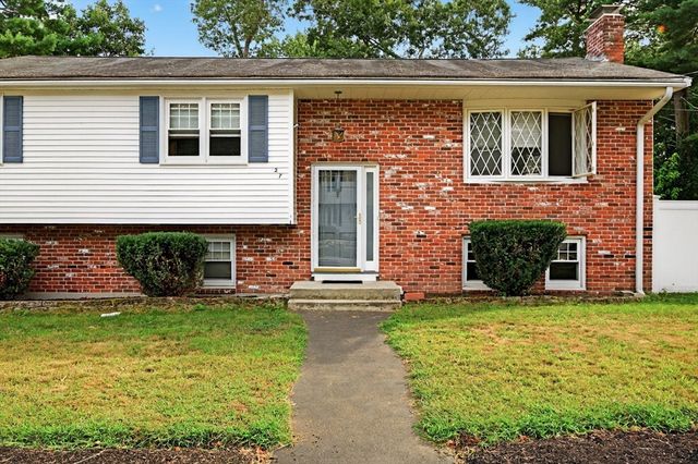 27 High St, Bellingham, MA 02019