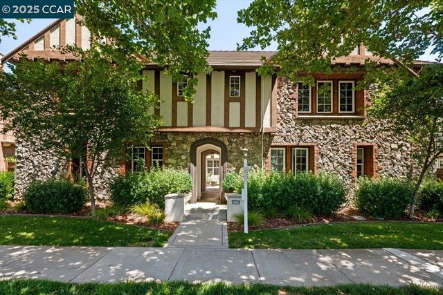 7840 Stoneleaf Rd, San Ramon, CA 94582