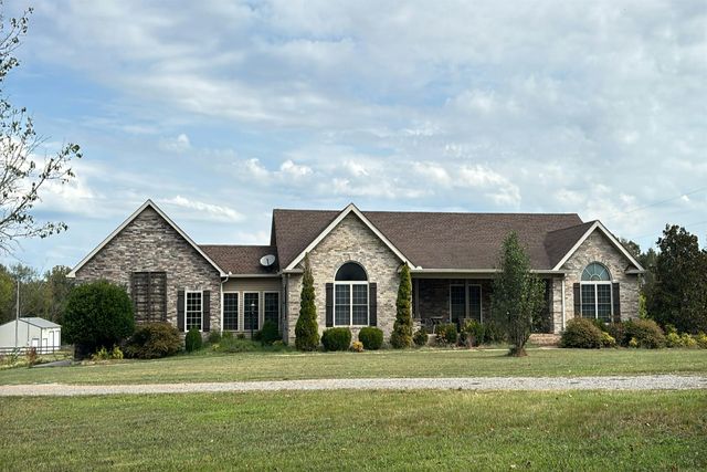 1070 Frank Martin Rd, Shelbyville, TN 37160
