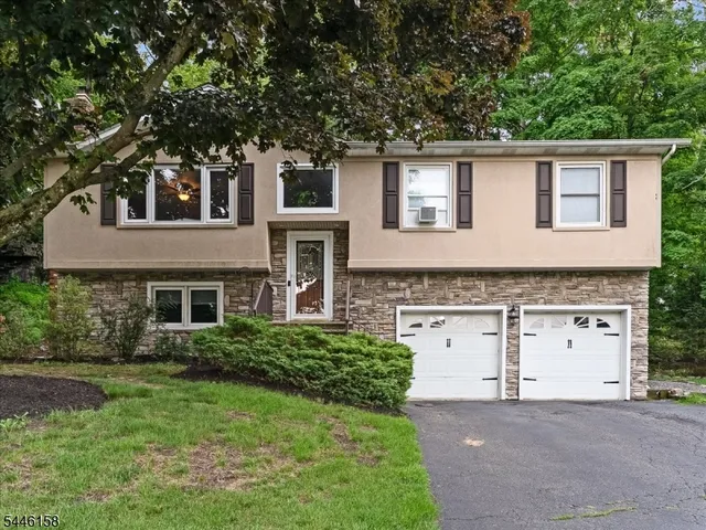 109 Valley View Trl, Sparta, NJ 07871
