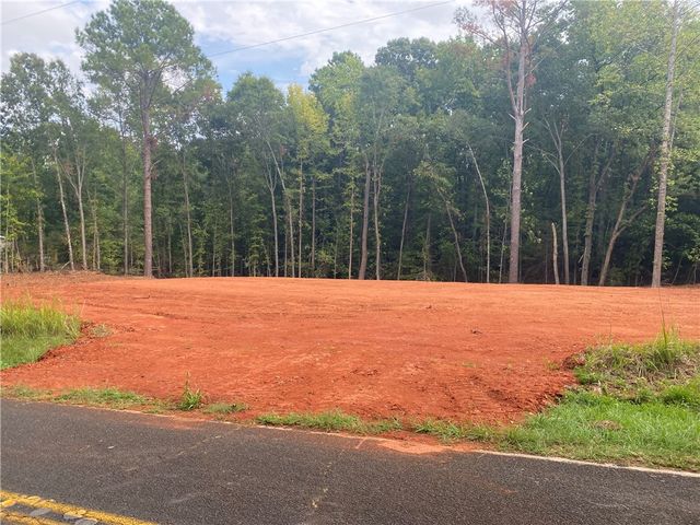 714 Carl Baker Rd, Starr, SC 29684