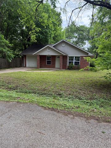 503 Quail Lake Dr, Henryetta, OK 74437