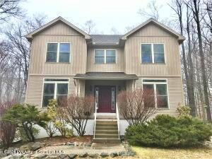 41 Lehigh River Dr N, Gouldsboro, PA 18424