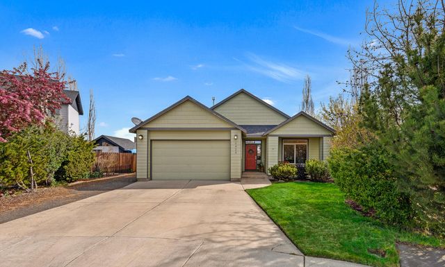 1425 NW Spruce Ct, Redmond, OR 97756