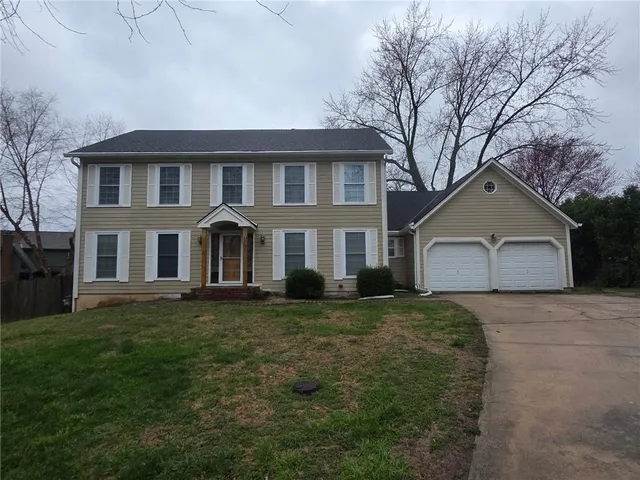 8417 W  113th Ter, Overland Park, KS 66210