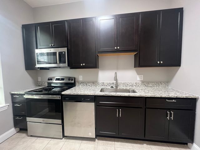 3539 Salena St, Saint Louis, MO 63118