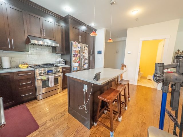 9 Montague St #C, Cambridge, MA 02139