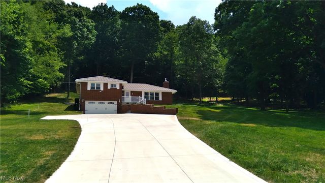 5203 Woodruff St NW, Dover, OH 44622